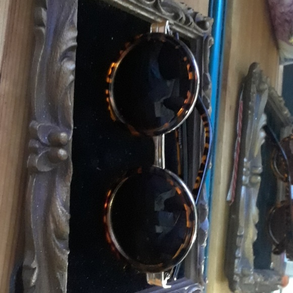 NY SUNGLASSES Accessories - funky tortoise shell frame glasses